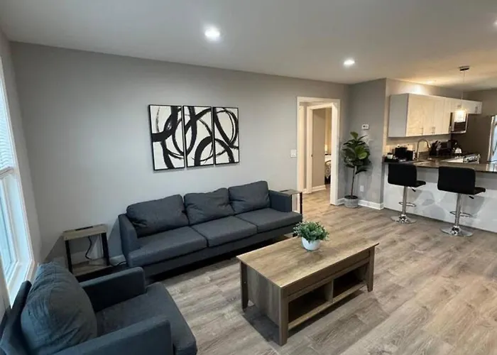 Apartment Spacious 2br With Balcony And 2 King Beds Sleeps 6 South Beloit