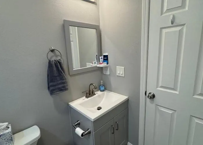 Apartment Spacious 2br With Balcony And 2 King Beds Sleeps 6